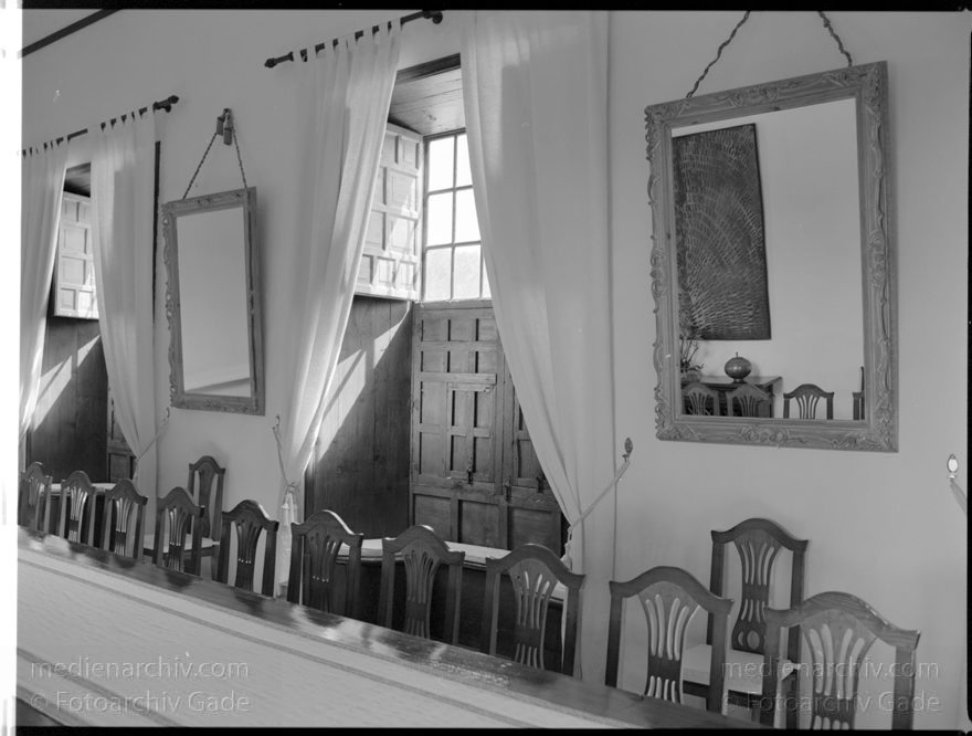 Lanzarote. Teguise. Museum Palacio Spínola
28. 2. 1992. Spanien. Kanarische Inseln. Lanzarote. Teguise. Museum Palacio Spínola. Spain. Canary Islands. Espana. Islas Canarias
Schlüsselwörter: 1992;Canary Islands;Islas Canarias;Kanarische Inseln;Lanzarote;Museum;Palacio Spínola;Spain;Spanien;Teguise