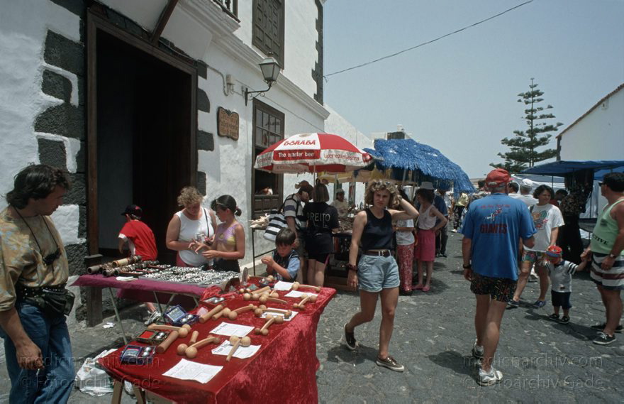 Lanzarote. Teguise. Markt
Juli 1994. Spanien. Kanarische Inseln. Lanzarote.  Teguise. Markt
Schlüsselwörter: 1994;Canary Islands;Espana;Islas Canarias;Kanarische Inseln;Lanzarote;Markt;Spain;Spanien;Teguise