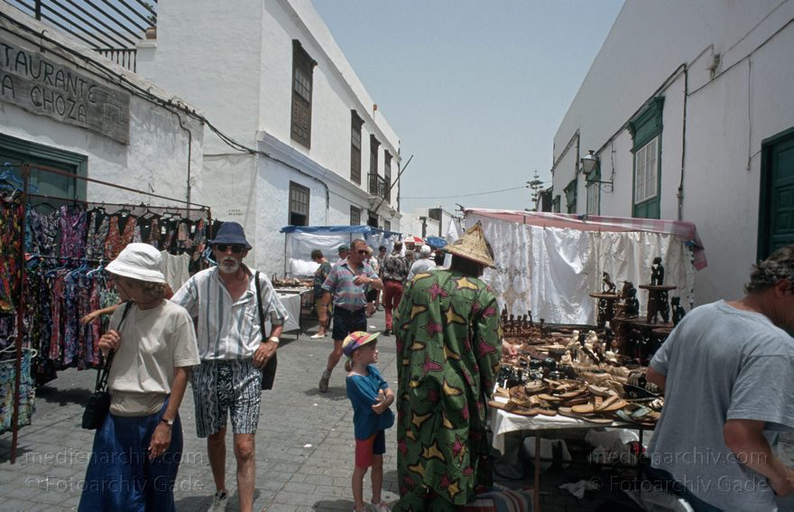 Lanzarote. Teguise. Markt
Juli 1994. Spanien. Kanarische Inseln. Lanzarote.  Teguise. Markt
Schlüsselwörter: 1994;Canary Islands;Espana;Islas Canarias;Kanarische Inseln;Lanzarote;Markt;Spain;Spanien;Teguise