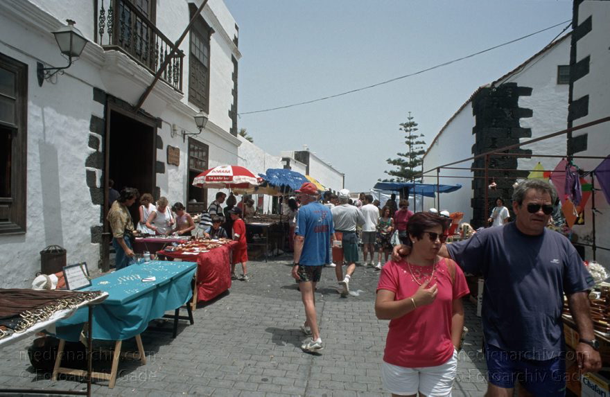 Lanzarote. Teguise. Markt
Juli 1994. Spanien. Kanarische Inseln. Lanzarote.  Teguise. Markt
Schlüsselwörter: 1994;Canary Islands;Espana;Islas Canarias;Kanarische Inseln;Lanzarote;Markt;Spain;Spanien;Teguise