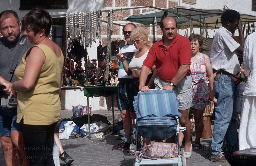 Lanzarote. Teguise. Markt
November 1994. Spanien. Kanarische Inseln. Lanzarote.  Teguise. Markt
Schlüsselwörter: 1994;Canary Islands;Espana;Islas Canarias;Kanarische Inseln;Lanzarote;Markt;Spain;Spanien;Teguise