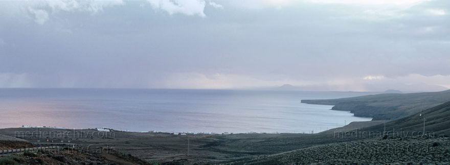 Lanzarote. Bucht bei Playa Quemada
Dezember 1996. Spanien. Kanarische Inseln. Lanzarote. Bucht bei Playa Quemada
Schlüsselwörter: 1996;Canary Islands;Lanzarote;Playa Quemada;Spain;Spanien