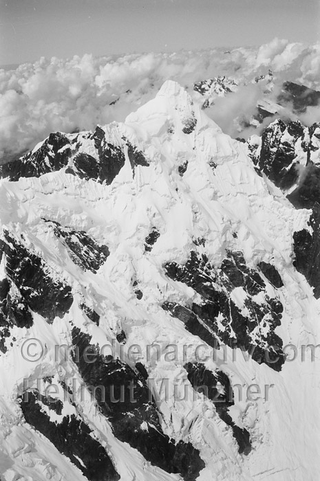 Peru. Anden. Luftaufnahme
1964. Peru. Luftaufnahme von der Gebirgskette Anden, Kordilleren
Schlüsselwörter: 1964;Anden;Berge;Cordillera;Kordilleren;Lateinamerika;Peru;Südamerika