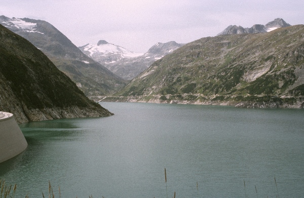1982. Österreich.
1982. Österreich.
Schlüsselwörter: 1982;Alpen;Berge;Stausee;Österreich