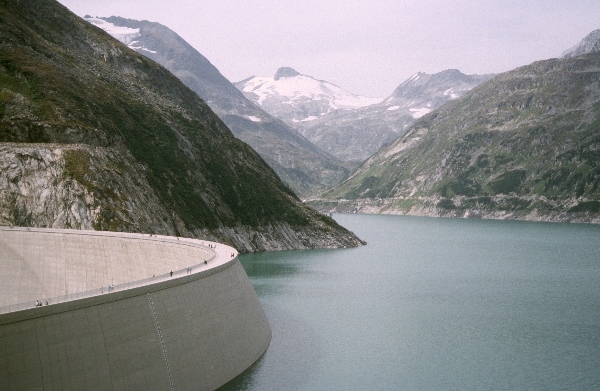 1982. Österreich.
1982. Österreich.
Schlüsselwörter: 1982;Alpen;Berge;Stausee;Österreich