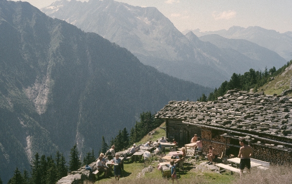 1980. Österreich. Kärnten Kaernten. Alpen. Gebirge. Berge.
1980. Österreich. Kärnten Kaernten. Alpen. Gebirge. Berge. Almhütte
Schlüsselwörter: 1980;Alpen;Berge;Gebirge;Kaernten;Kärnten;Österreich