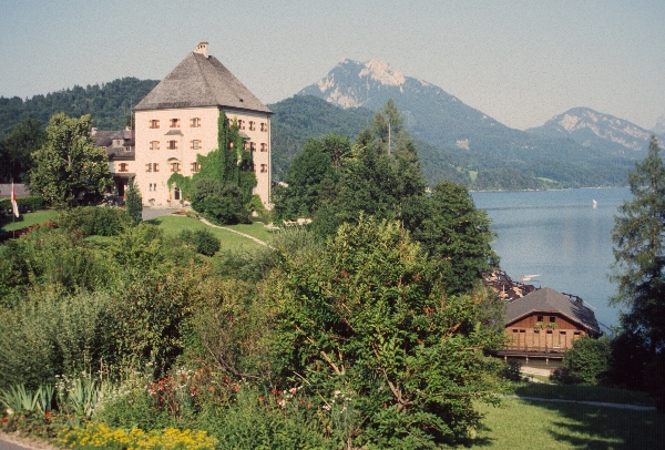 1981. Österreich. Land Salzburg / Salzburger Land. Pinzgau. Region: Zeller See.
1981. Österreich. Bundesland: Land Salzburg / Salzburger Land. Bezirk Pinzgau, Region: Zeller See, Berge: Kitzsteinhorn
Schlüsselwörter: 1981;Alpen;Land Salzburg;Salzburger Land;Österreich