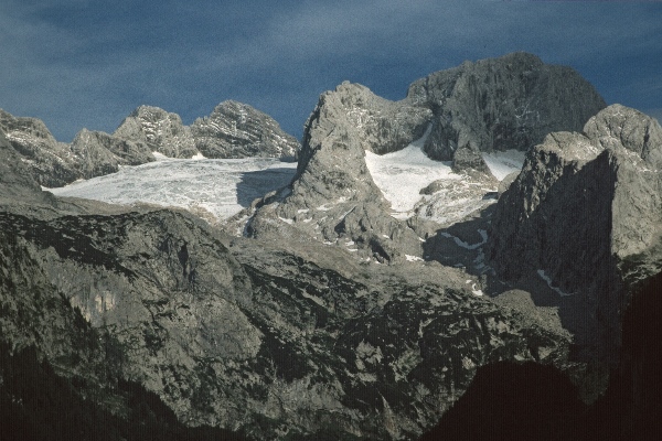 1981. Österreich. Land Salzburg / Salzburger Land. Pinzgau. Region: Zeller See.
1981. Österreich. Bundesland: Land Salzburg / Salzburger Land. Bezirk Pinzgau, Region: Zeller See, Berge: Kitzsteinhorn
Schlüsselwörter: 1981;Alpen;Land Salzburg;Salzburger Land;Österreich