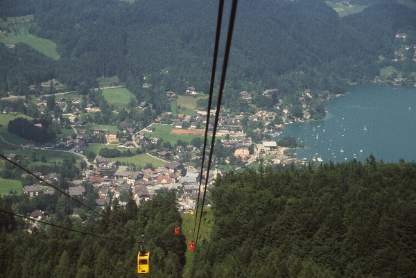 1981. Österreich. Land Salzburg / Salzburger Land. Pinzgau. Region: Zeller See.
1981. Österreich. Bundesland: Land Salzburg / Salzburger Land. Bezirk Pinzgau, Region: Zeller See, Berge: Kitzsteinhorn
Schlüsselwörter: 1981;Alpen;Land Salzburg;Salzburger Land;Seilbahn;Österreich