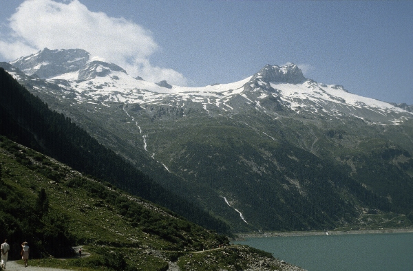 um 1986. Österreich. Alpen. Gebirge.
um 1986. Österreich. Alpen. Gebirge.
Schlüsselwörter: 1986;Alpen;Berge;Gebirge;Österreich