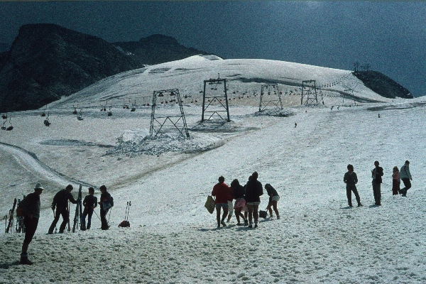1986. Österreich. Tirol. Zillertaler Alpen / Tuxer Alpen. Schlegeis
1986. Österreich. Tirol. Zillertaler Alpen / Tuxer Alpen. Schlegeis
Schlüsselwörter: 1986;Berge;Schlegeis;Tuxer Alpen;Zillertaler Alpen;Österreich