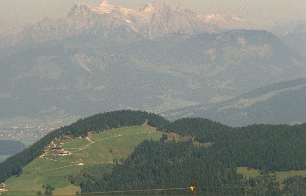 1979. Österreich. Tirol. Kitzbüheler Alpen. Region: Söll - Hochsöll, Silleralm
1979. Österreich. Tirol. Kitzbüheler Alpen. Region: Söll - Hochsöll, Silleralm
Schlüsselwörter: 1979;Alpen;Berge;Gebirge;Kitzbüheler Alpen;Tirol;Österreich