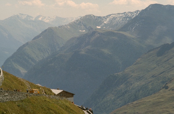 1979. Österreich. Tirol. Kitzbüheler Alpen. Region: Söll - Hochsöll, Silleralm
1979. Österreich. Tirol. Kitzbüheler Alpen. Region: Söll - Hochsöll, Silleralm
Schlüsselwörter: 1979;Alpen;Berge;Gebirge;Kitzbüheler Alpen;Tirol;Österreich