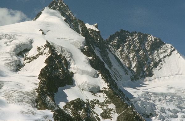 1979. Österreich. Tirol. Kitzbüheler Alpen. Region: Söll - Hochsöll, Silleralm
1979. Österreich. Tirol. Kitzbüheler Alpen. Region: Söll - Hochsöll, Silleralm
Schlüsselwörter: 1979;Alpen;Berge;Gebirge;Kitzbüheler Alpen;Tirol;Österreich