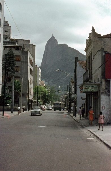 1969. Brasilien. Rio de Janeiro.
1969. Brasilien. Rio de Janeiro. Straße.
Schlüsselwörter: 1969;Brasilien;Rio de Janeiro