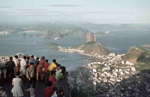1969. Brasilien. Rio de Janeiro.
1969. Brasilien. Rio de Janeiro.
Schlüsselwörter: 1969;Brasilien;Rio de Janeiro