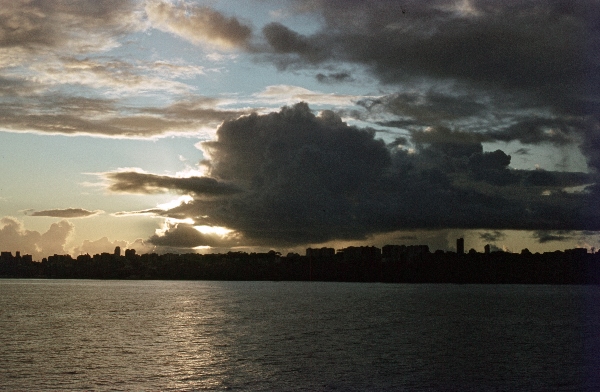 1969. Brasilien. Salvador. Bahia.
1969. Brasilien. Salvador. Bahia. Morgen über Meere.
Schlüsselwörter: 1969;Bahia;Brasilien;Salvador