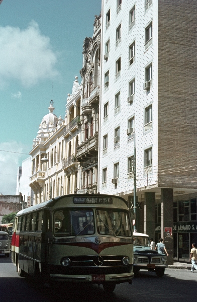 1969. Brasilien. Salvador. Bahia.
1969. Brasilien. Salvador. Bahia. neu neben alt.
Schlüsselwörter: 1969;Bahia;Brasilien;Salvador