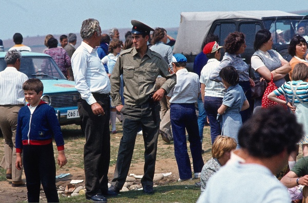 1981. Bulgarien. Szene bei einem Motorradrennen
1981. Bulgarien. Szene bei einem Motorradrennen. Publikum
Schlüsselwörter: 1981;Bulgarien
