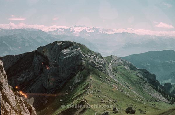 1958. Schweiz. Luzern. Beim Vierwaldstätter See
1958. Schweiz. Luzern. Beim Vierwaldstätter See
Schlüsselwörter: 1958;Schweiz;Luzern