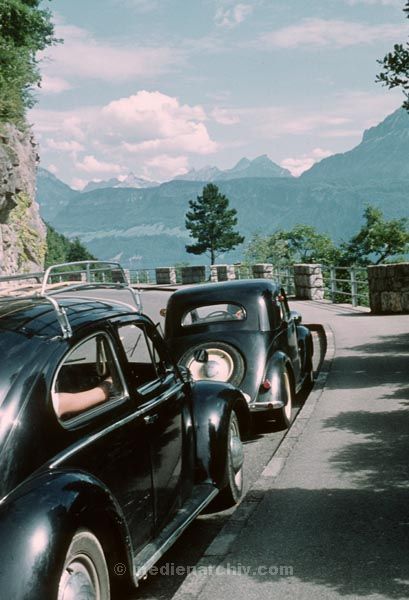 August 1958. Schweiz. Luzern. Pilatus. Gebirge. Alpen. Berge.
August 1958. Schweiz. Luzern. Pilatus. Gebirge. Alpen. Berge.
Schlüsselwörter: 1958;Schweiz;Pilatus;Luzern