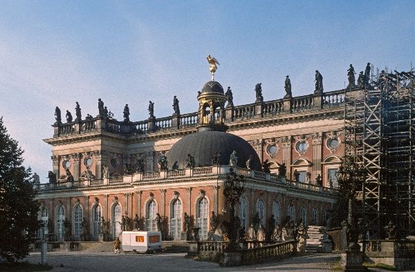 um 1980. DDR. Brandenburg. Potsdam. Schlosspark Sanssouci. Neues Palais
um 1980. DDR. Brandenburg. Potsdam. Schlosspark Sanssouci. Neues Palais
Schlüsselwörter: 1980;Brandenburg;DDR;Neues Palais;Potsdam;Sanssouci