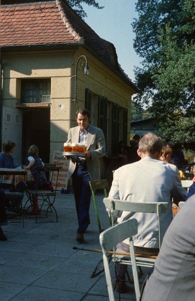 um 1980. DDR. Brandenburg. Potsdam. Schlosspark Sanssouci
um 1980. DDR. Brandenburg. Potsdam. Schlosspark Sanssouci
Schlüsselwörter: 1980;Brandenburg;DDR;Potsdam;Sanssouci