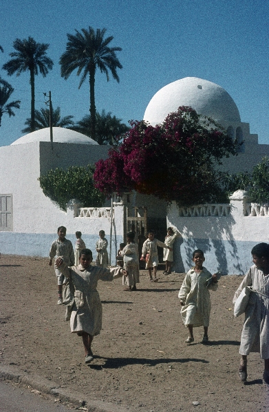 1966. Afrika. Egypt. Ägypten. Luxor
1966. Afrika. Egypt. Ägypten. Luxor
Schlüsselwörter: Egypt;Ägypten;1966;Afrika;Luxor