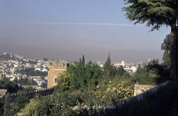 Spanien. Andalusien. Granada. Alhambra
197x. Spanien. Andalusien. Granada. Alhambra
Schlüsselwörter: Alhambra;Andalusien;Granada;Spanien