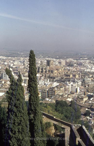 Spanien. Andalusien. Granada. Alhambra
197x. Spanien. Andalusien. Granada. Alhambra
Schlüsselwörter: Alhambra;Andalusien;Granada;Spanien