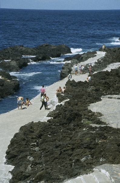 1991. Spanien. Kanarische Inseln. Teneriffa
1991. Spanien. Kanarische Inseln. Teneriffa
Schlüsselwörter: 1991;Teneriffa;Kanarische Inseln;Spanien
