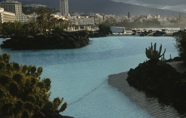 1991. Spanien. Kanarische Inseln. Teneriffa
1991. Spanien. Kanarische Inseln. Teneriffa
Schlüsselwörter: 1991;Teneriffa;Kanarische Inseln;Spanien