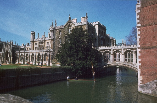 1981. England. Großbritannien. Great Britain. Cambridge
1981. England. Großbritannien. Great Britain. Cambridge. Universitätstadt
Foto: Helga Müller
Schlüsselwörter: 1981;Great Britain;Großbritannien;England;Cambridge