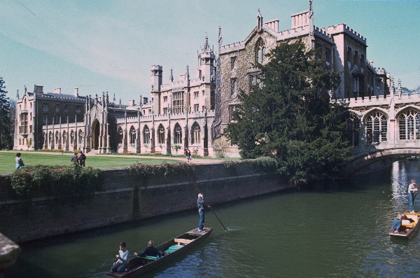 1981. England. Großbritannien. Great Britain. Cambridge
1981. England. Großbritannien. Great Britain. Cambridge. Universitätstadt
Foto: Helga Müller
Schlüsselwörter: 1981;Great Britain;Großbritannien;England;Cambridge