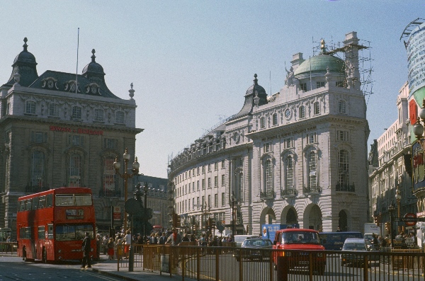 1981. England. Großbritannien. Great Britain. London
1981. England. Großbritannien. Great Britain. London
Foto: Helga Müller
Schlüsselwörter: 1981;Great Britain;Großbritannien;England;London