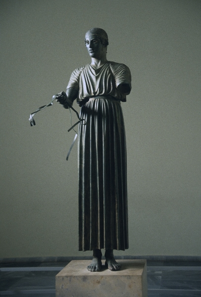 Juni 1991. Griechenland
Juni 1991. Griechenland. Bronzeskulptur eines Wagenlenkers.
Schlüsselwörter: 1991;Griechenland;Wagenlenker;Bronzeskulptur;Seefahrt;Schiffahrt;Schifffahrt;RudergÃ¤nger;KapitÃ¤n;BrÃ¼cke