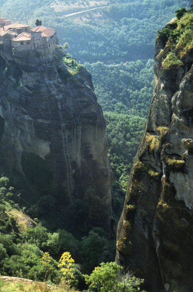Juni 1991. Griechenland. Bergdorf auf steilen Felsen
Juni 1991. Griechenland. Bergdorf auf steilen Felsen
Schlüsselwörter: 1991;Griechenland;Bergdorf;Felsen