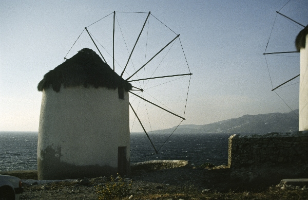 Juni 1991. Griechenland. Windmühlen am Meer
Juni 1991. Griechenland. Windmühlen am Meer
Schlüsselwörter: 1991;Griechenland;Windmühlen;Meer;Küste