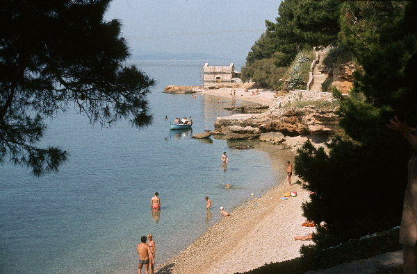 Mai 1983. Kroatien. Dalmatien. ehemaliges Jugoslawien.
Mai 1983. Kroatien. Dalmatien. ehemaliges Jugoslawien. Adria. Rotel Reise / Bus - Schiff- Hotel:  Split, Dubrovnik, Korcula (Insel) - Hvar (Insel)
Fotos: Helga Müller
Schlüsselwörter: Jugoslawien;Kroatien;Dalmatien;1983;Adria
