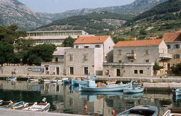 Mai 1983. Kroatien. Dalmatien. ehemaliges Jugoslawien.
Mai 1983. Kroatien. Dalmatien. ehemaliges Jugoslawien. Adria. Rotel Reise / Bus - Schiff- Hotel:  Split, Dubrovnik, Korcula (Insel) - Hvar (Insel)
Fotos: Helga Müller
Schlüsselwörter: Jugoslawien;Kroatien;Dalmatien;1983;Adria