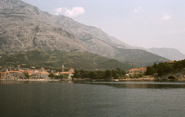 Mai 1983. Kroatien. Dalmatien. ehemaliges Jugoslawien.
Mai 1983. Kroatien. Dalmatien. ehemaliges Jugoslawien. Adria. Rotel Reise / Bus - Schiff- Hotel:  Split, Dubrovnik, Korcula (Insel) - Hvar (Insel)
Fotos: Helga Müller
Schlüsselwörter: Jugoslawien;Kroatien;Dalmatien;1983;Adria