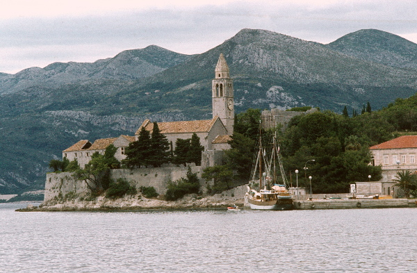 Mai 1983. Kroatien. Dalmatien. ehemaliges Jugoslawien.
Mai 1983. Kroatien. Dalmatien. ehemaliges Jugoslawien. Adria. Rotel Reise / Bus - Schiff- Hotel:  Split, Dubrovnik, Korcula (Insel) - Hvar (Insel)
Fotos: Helga Müller
Schlüsselwörter: Jugoslawien;Kroatien;Dalmatien;1983;Adria