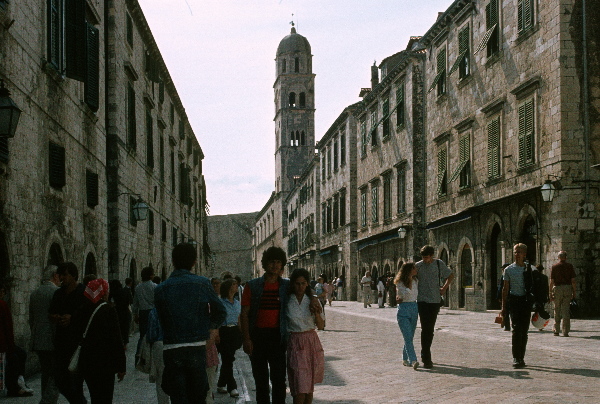 Mai 1983. Kroatien. Dalmatien. ehemaliges Jugoslawien.
Mai 1983. Kroatien. Dalmatien. ehemaliges Jugoslawien. Adria. Rotel Reise / Bus - Schiff- Hotel:  Split, Dubrovnik, Korcula (Insel) - Hvar (Insel)
Fotos: Helga Müller
Schlüsselwörter: Jugoslawien;Kroatien;Dalmatien;1983;Adria