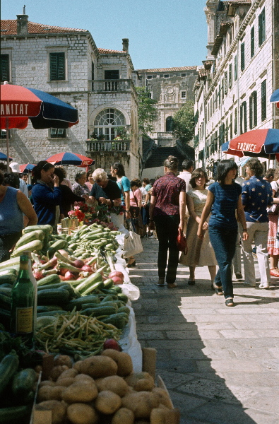 Mai 1983. Kroatien. Dalmatien. ehemaliges Jugoslawien.
Mai 1983. Kroatien. Dalmatien. ehemaliges Jugoslawien. Adria. Rotel Reise / Bus - Schiff- Hotel:  Split, Dubrovnik, Korcula (Insel) - Hvar (Insel)
Fotos: Helga Müller
Schlüsselwörter: Jugoslawien;Kroatien;Dalmatien;1983;Adria