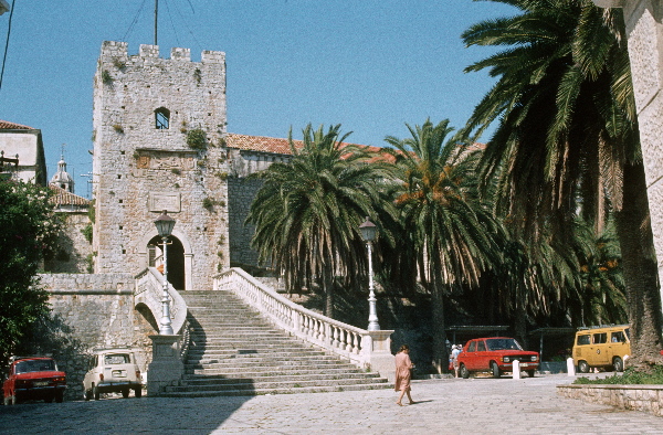 Mai 1983. Kroatien. Dalmatien. ehemaliges Jugoslawien.
Mai 1983. Kroatien. Dalmatien. ehemaliges Jugoslawien. Adria. Rotel Reise / Bus - Schiff- Hotel:  Split, Dubrovnik, Korcula (Insel) - Hvar (Insel)
Fotos: Helga Müller
Schlüsselwörter: Jugoslawien;Kroatien;Dalmatien;1983;Adria