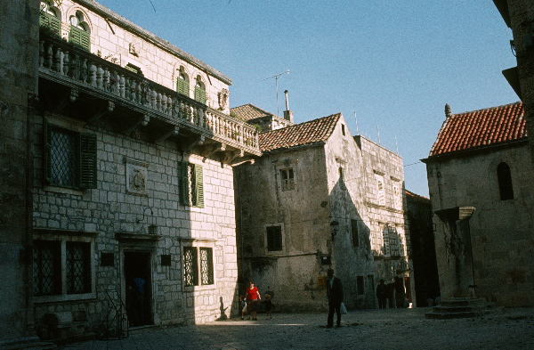 Mai 1983. Kroatien. Dalmatien. ehemaliges Jugoslawien.
Mai 1983. Kroatien. Dalmatien. ehemaliges Jugoslawien. Adria. Rotel Reise / Bus - Schiff- Hotel:  Split, Dubrovnik, Korcula (Insel) - Hvar (Insel)
Fotos: Helga Müller
Schlüsselwörter: Jugoslawien;Kroatien;Dalmatien;1983;Adria