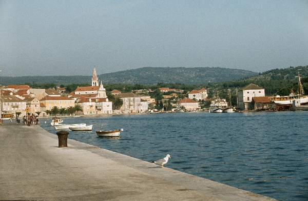 Mai 1983. Kroatien. Dalmatien. ehemaliges Jugoslawien.
Mai 1983. Kroatien. Dalmatien. ehemaliges Jugoslawien. Adria. Rotel Reise / Bus - Schiff- Hotel:  Split, Dubrovnik, Korcula (Insel) - Hvar (Insel)
Fotos: Helga Müller
Schlüsselwörter: Jugoslawien;Kroatien;Dalmatien;1983;Adria