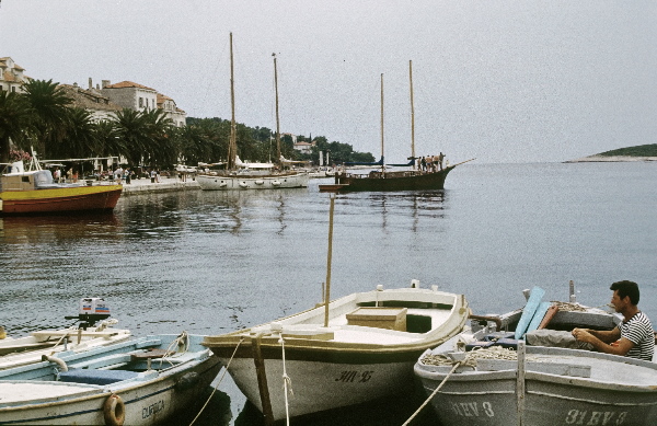 Mai 1983. Kroatien. Dalmatien. ehemaliges Jugoslawien.
Mai 1983. Kroatien. Dalmatien. ehemaliges Jugoslawien. Adria. Rotel Reise / Bus - Schiff- Hotel:  Split, Dubrovnik, Korcula (Insel) - Hvar (Insel)
Fotos: Helga Müller
Schlüsselwörter: Jugoslawien;Kroatien;Dalmatien;1983;Adria