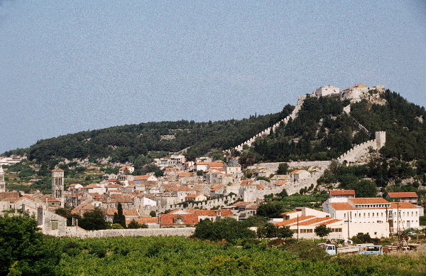 Mai 1983. Kroatien. Dalmatien. ehemaliges Jugoslawien.
Mai 1983. Kroatien. Dalmatien. ehemaliges Jugoslawien. Adria. Rotel Reise / Bus - Schiff- Hotel:  Split, Dubrovnik, Korcula (Insel) - Hvar (Insel)
Fotos: Helga Müller
Schlüsselwörter: Jugoslawien;Kroatien;Dalmatien;1983;Adria