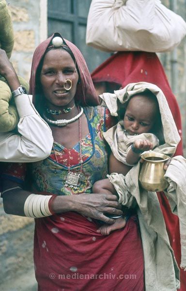 vermutlich 1974. Indien
vermutlich 1974. Indien
Schlüsselwörter: 1974;Indien
